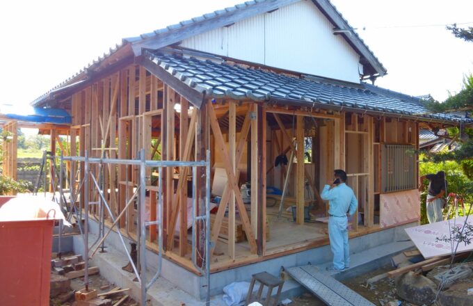 この日は台風の来る前日！急ピッチで作業を進めています。