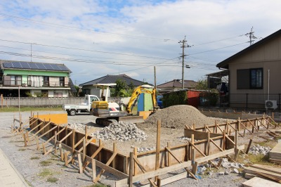 基礎工事開始